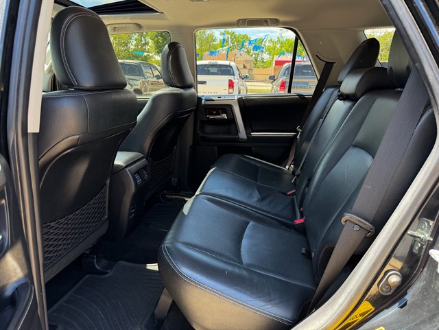 Toyota 4Runner photo 11