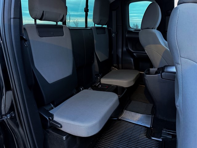 Toyota Tacoma photo 16