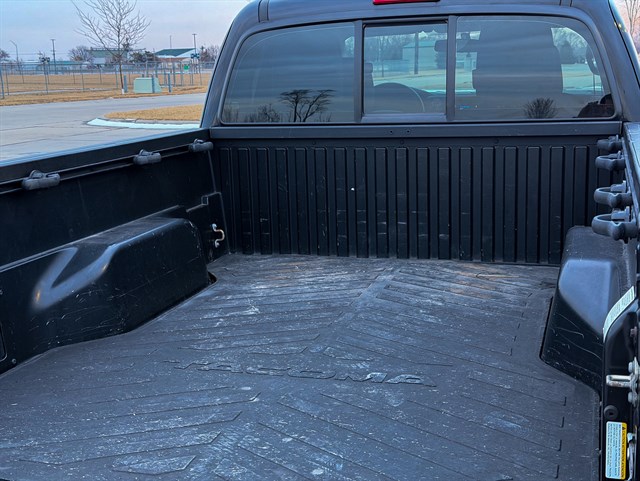 Toyota Tacoma photo 18