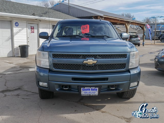 Chevrolet Silverado photo 2