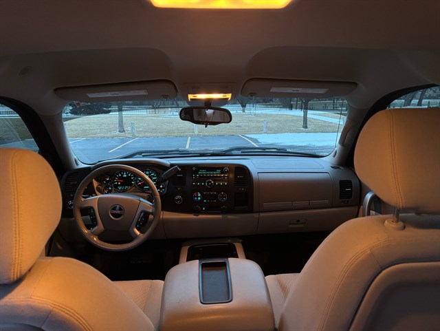 GMC Sierra photo 12