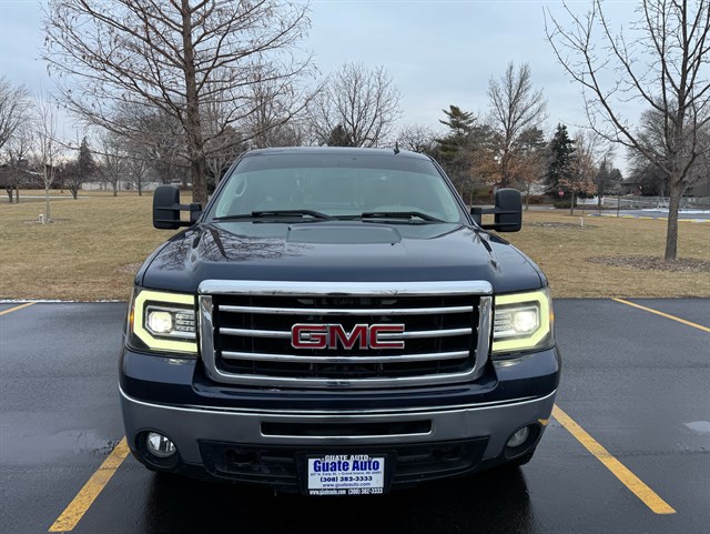 GMC Sierra photo 2