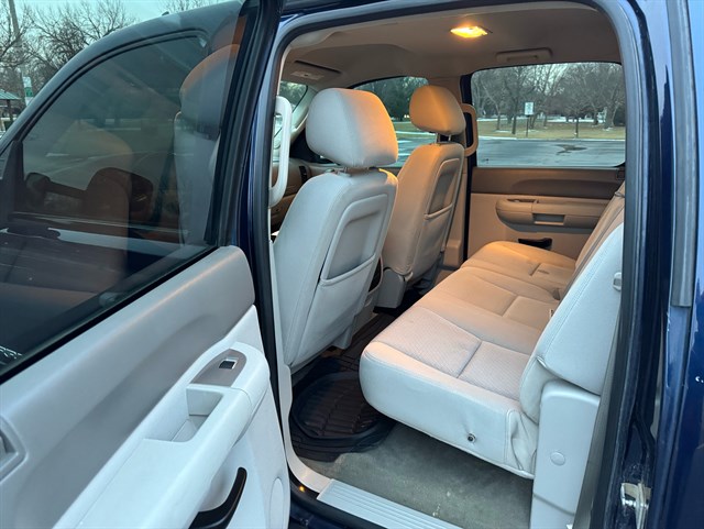 GMC Sierra photo 11