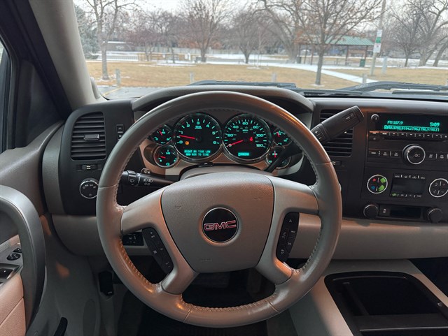 GMC Sierra photo 5