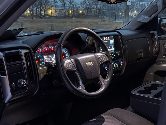 Chevrolet Silverado photo 4