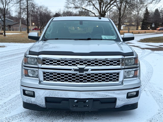 Chevrolet Silverado photo 2