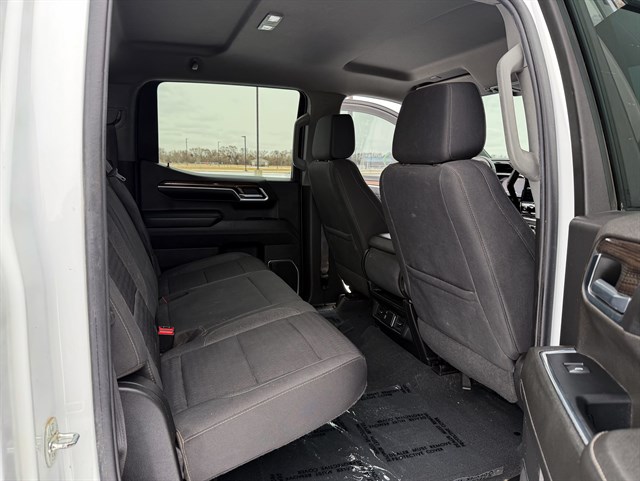 Chevrolet Silverado photo 17