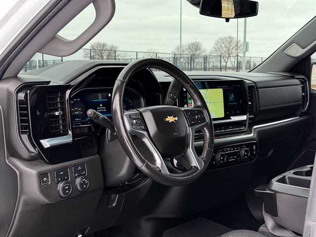 Chevrolet Silverado photo 4