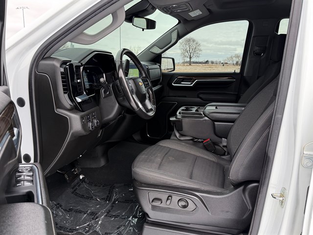 Chevrolet Silverado photo 15