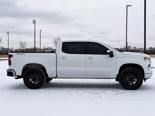 Chevrolet Silverado photo 14