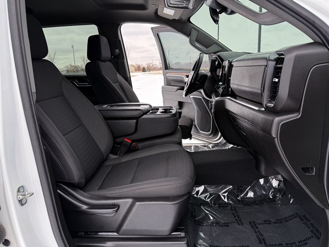 Chevrolet Silverado photo 18