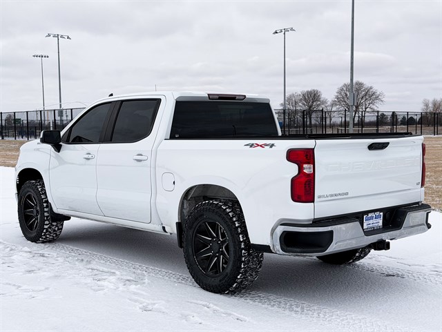 Chevrolet Silverado photo 11