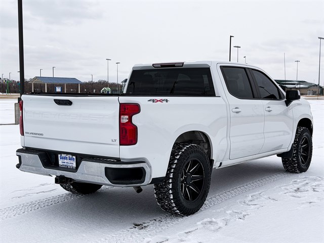 Chevrolet Silverado photo 13