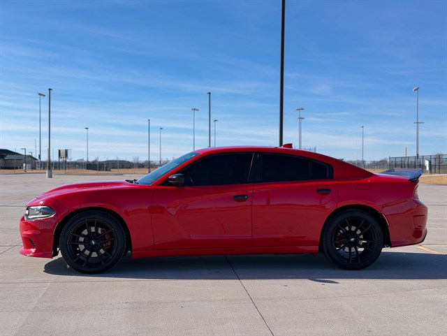 Dodge Charger photo 11