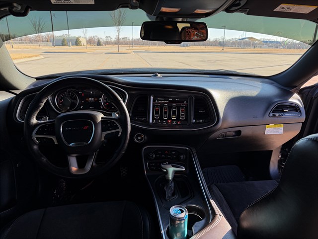 Dodge Challenger photo 10