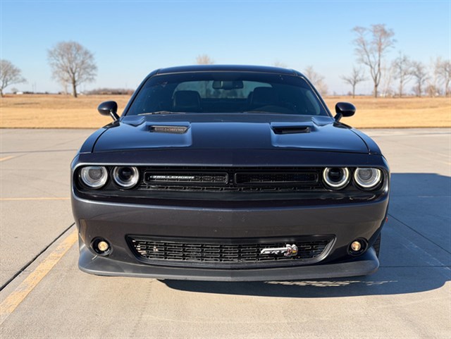Dodge Challenger photo 3