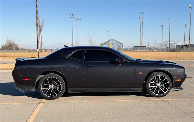Dodge Challenger photo 16