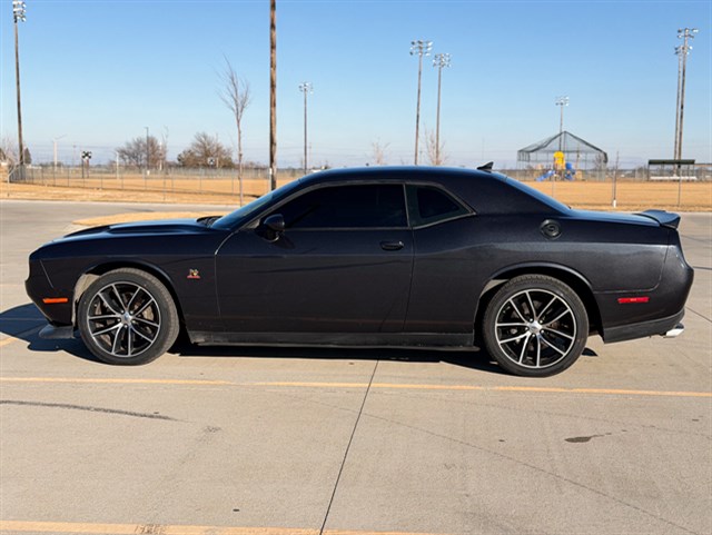 Dodge Challenger photo 11