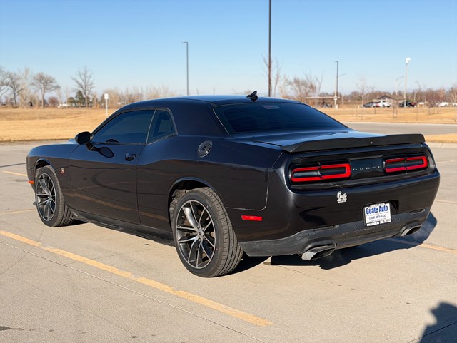 Dodge Challenger photo 13