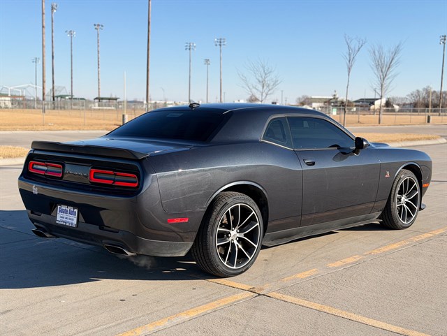 Dodge Challenger photo 15
