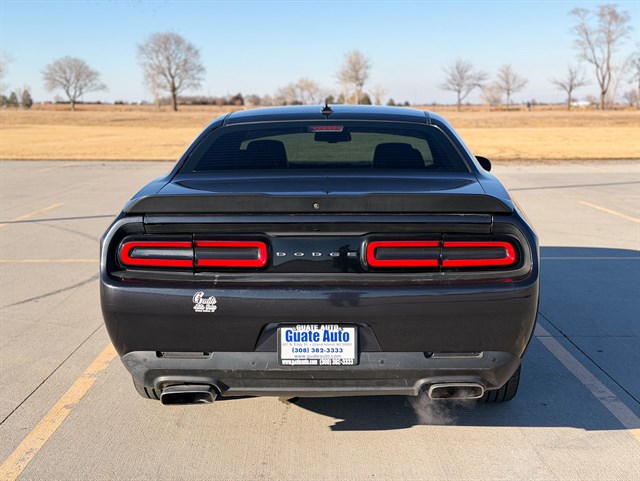 Dodge Challenger photo 14