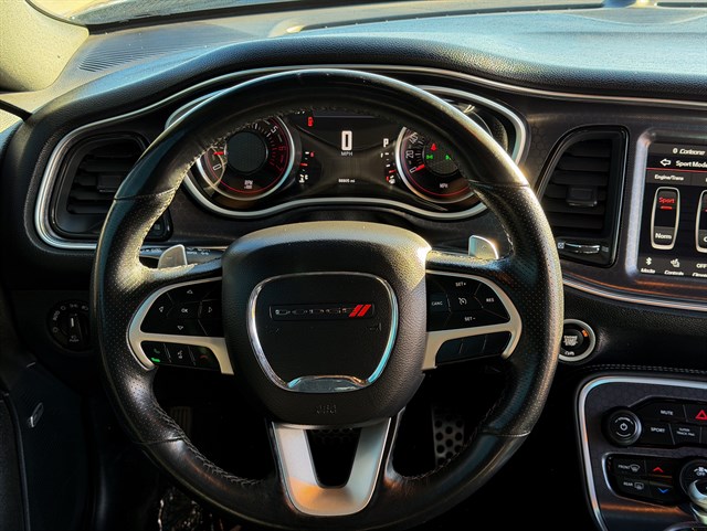 Dodge Challenger photo 7