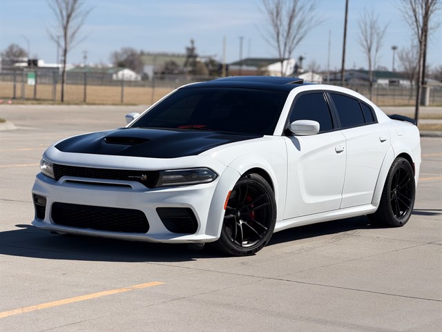 Dodge Charger photo 4