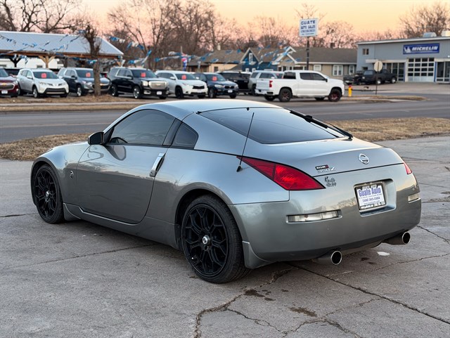 Nissan 350Z photo 11