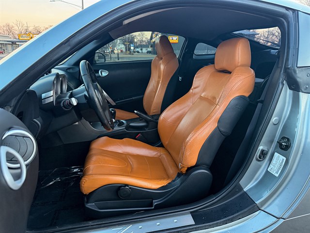 Nissan 350Z photo 10