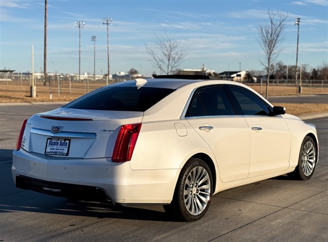 Cadillac CTS photo 13