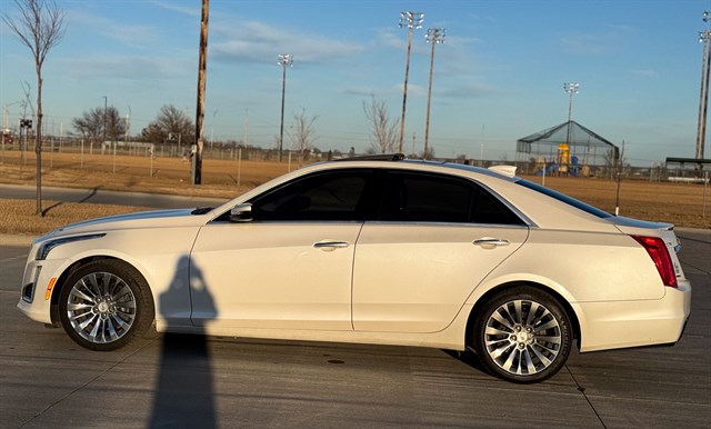 Cadillac CTS photo 10