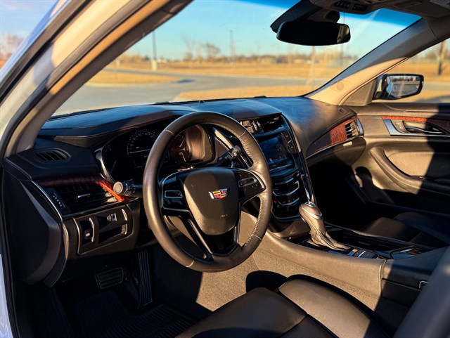 Cadillac CTS photo 5