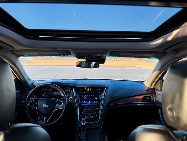 Cadillac CTS photo 4