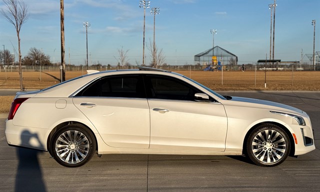 Cadillac CTS photo 14