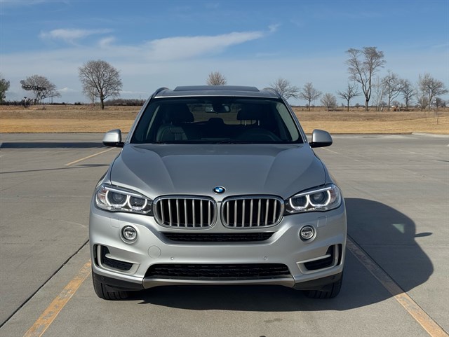 BMW X5 photo 2