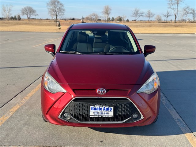Toyota Yaris iA photo 2