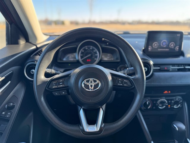 Toyota Yaris iA photo 5