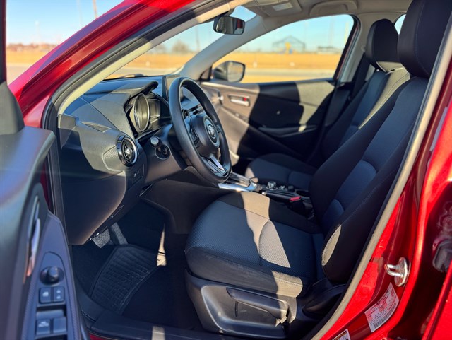 Toyota Yaris iA photo 11