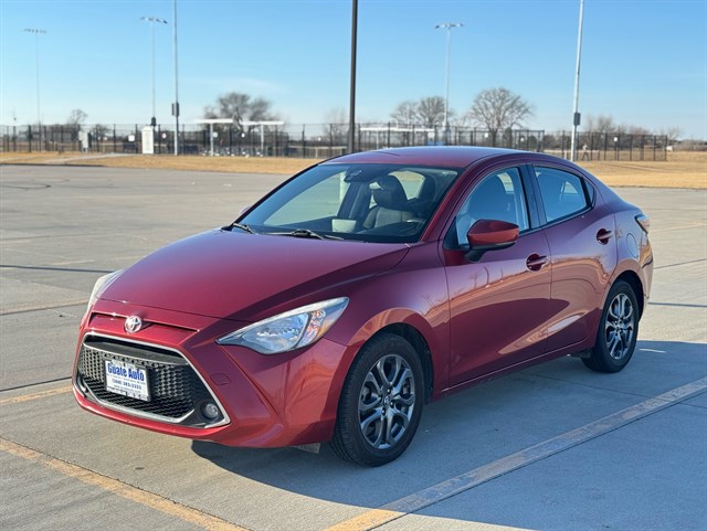 Toyota Yaris iA photo 3