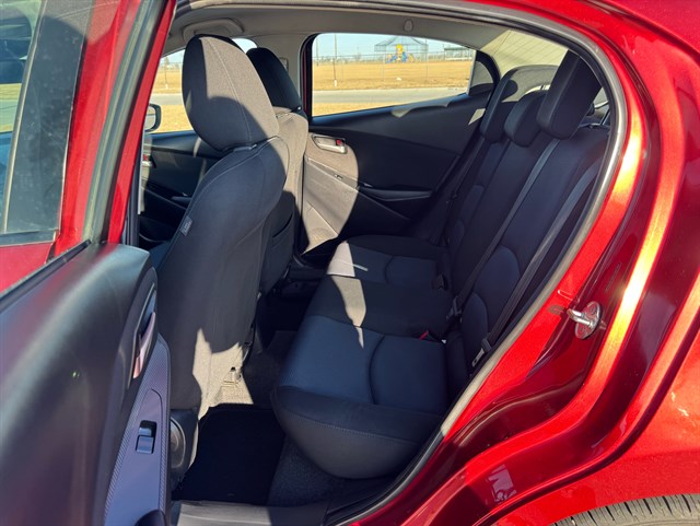 Toyota Yaris iA photo 12