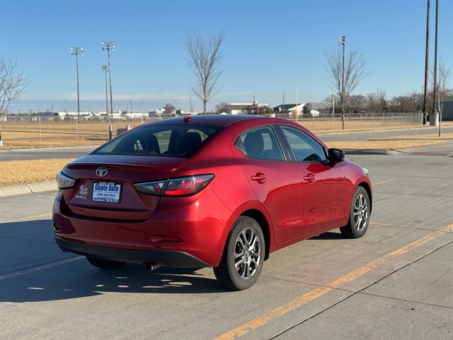 Toyota Yaris iA photo 15