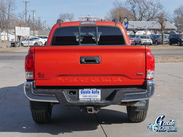 Toyota Tacoma photo 12