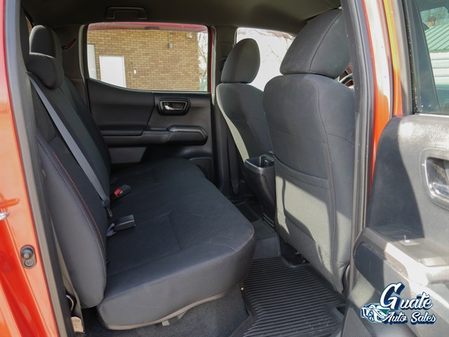 Toyota Tacoma photo 16