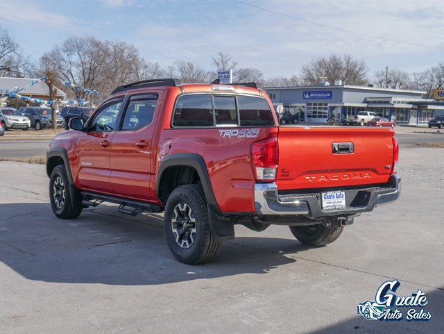 Toyota Tacoma photo 11
