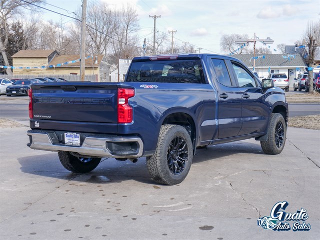 Chevrolet Silverado photo 14