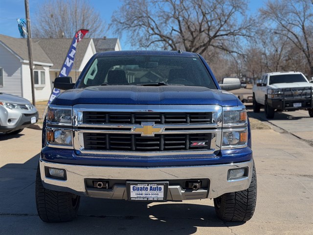 Chevrolet Silverado photo 2