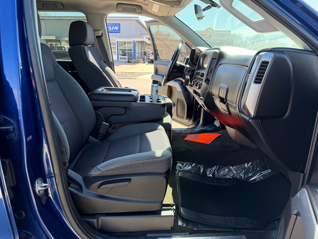 Chevrolet Silverado photo 16