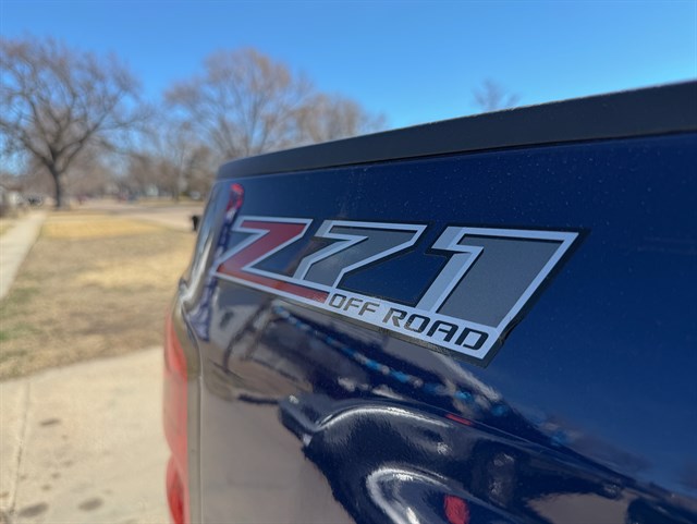 Chevrolet Silverado photo 17