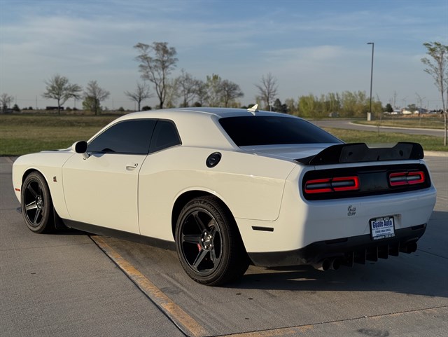 Dodge Challenger photo 14