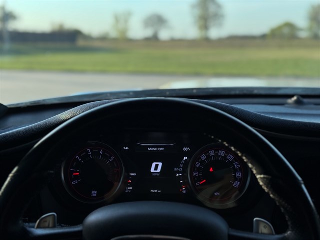 Dodge Challenger photo 7
